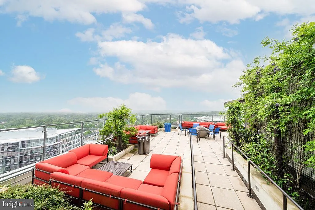 1 bed, 752 sqft, $2,550 — Photo 3
