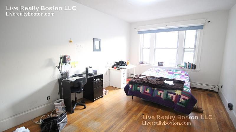 2nd image of 1437 Commonwealth Ave #6