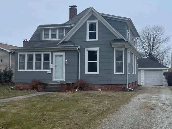 1341 S Clay Ave, Jacksonville, IL 62650