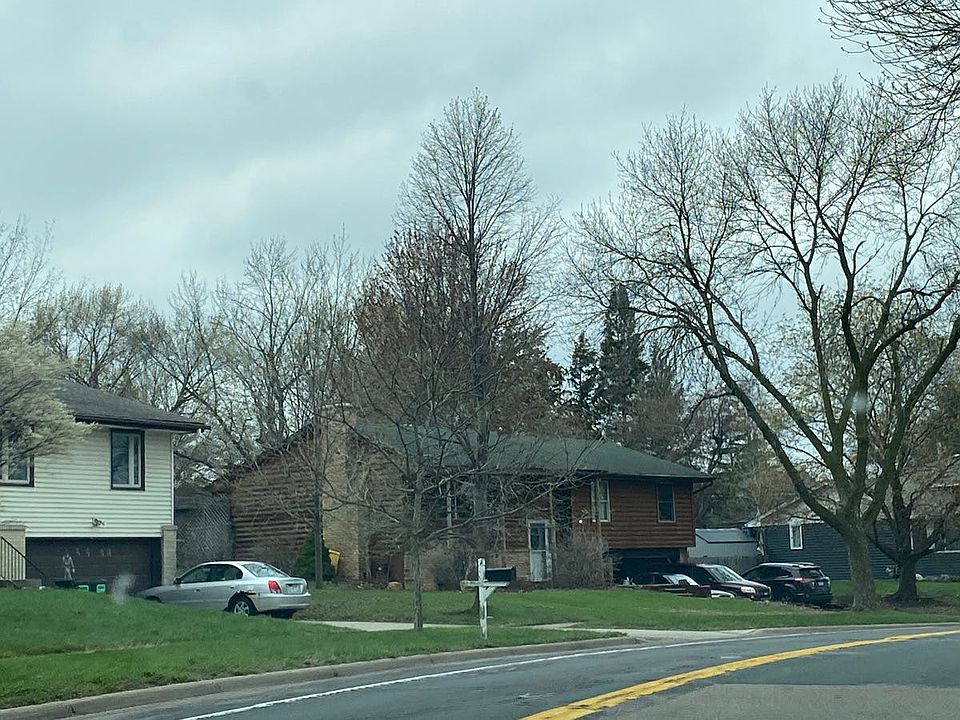 2nd image of 2605 River Hills Dr