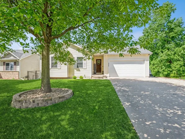 2065 High Dr SE, Cedar Rapids, IA 52403