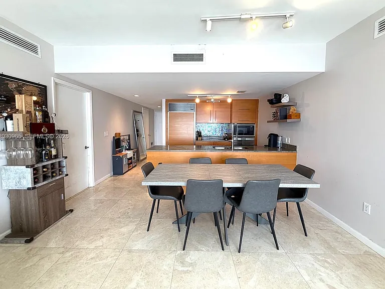 475 Brickell Ave — Photo 2