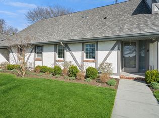 10 Leland Ln UNIT 37, Southampton, NY 11968