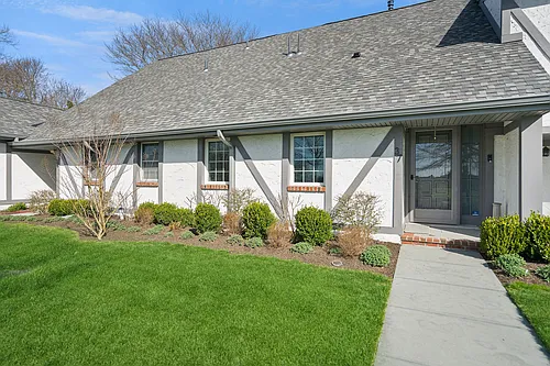 10 Leland Ln #37 Photo 1