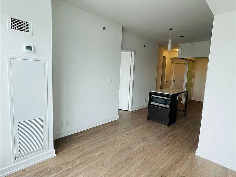 203 College St #2305 — Photo 11