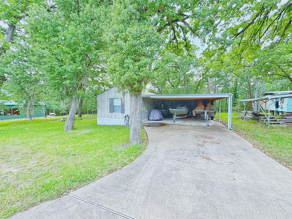 1st image of 8 River Dr