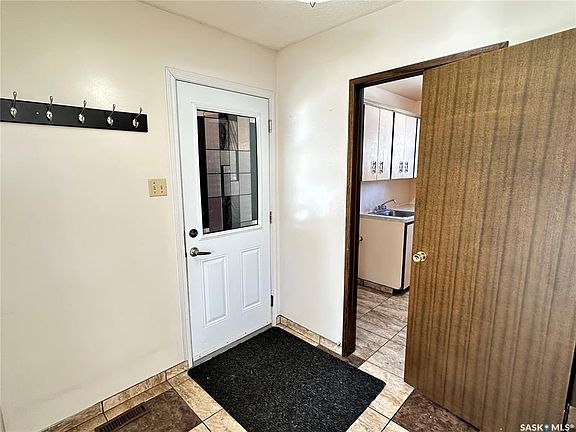 5th image of 44 Campbell PLACE