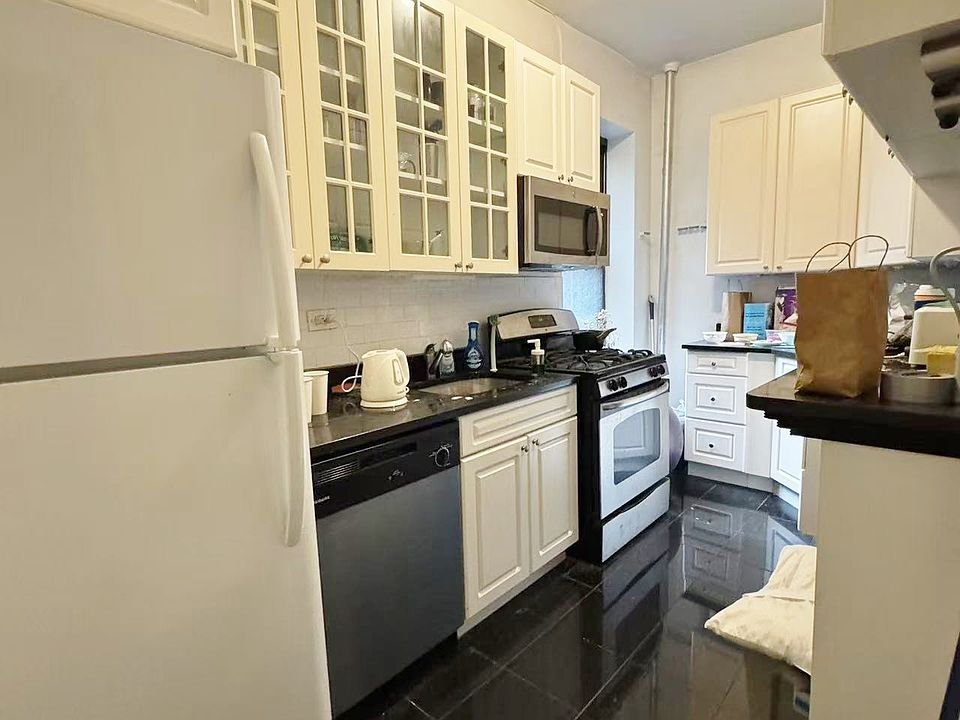 1st image of 204 W 108th St APT 2