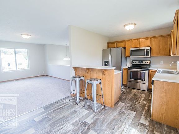 4th image of 206 Valley St