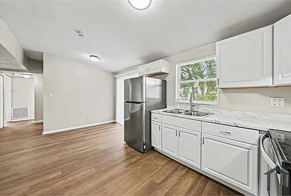4022 E Henry Ave — Photo 12