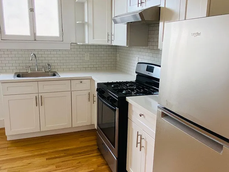 1672 S Harvard Blvd — Photo 11