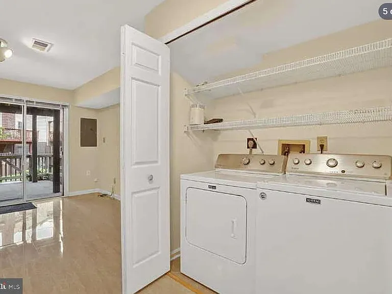 7427 Salford Ct — Photo 5