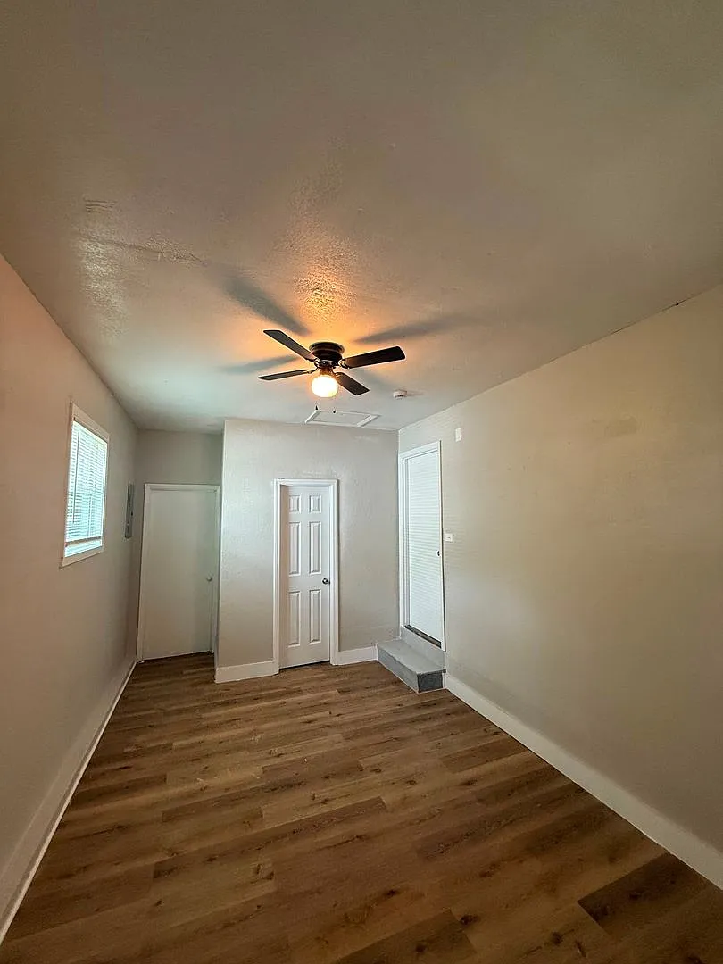 Ruskin Heights - 3 Bedroom 1 Bathroom — Photo 2