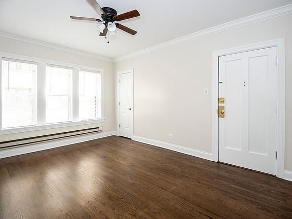 3rd image of 3821-23 N Greenview Ave #21-3E
