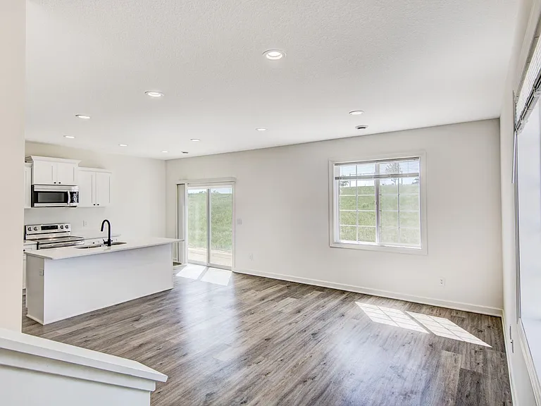 2460 Cedarwood Ln — Photo 7