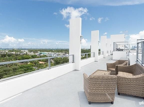 2nd image of 8101 Biscayne Blvd #R-414
