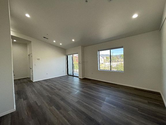 2nd image of 920 Shoofly St #E7