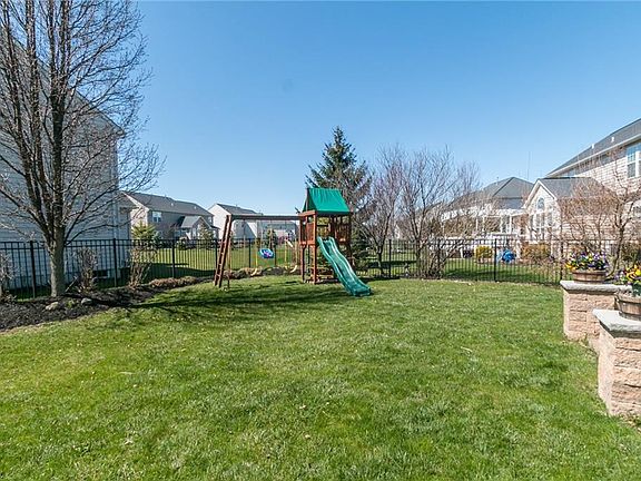 5th image of 33251 Vineyard Park