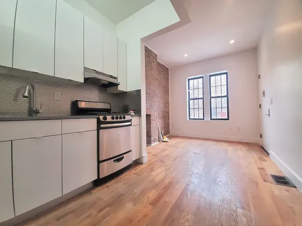 1279 Saint Johns Place image 4 of 18