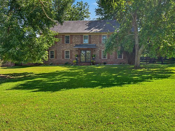 4th image of 1890 Pope Rd