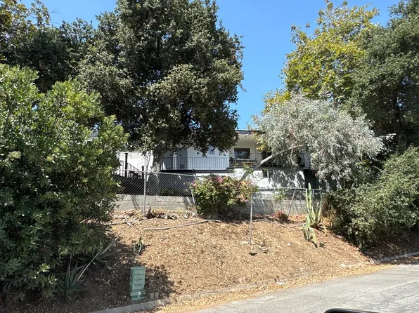 950 Hillcrest Dr, Pomona, CA 91768