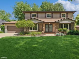 1122 W Golf Rd, Libertyville, IL 60048