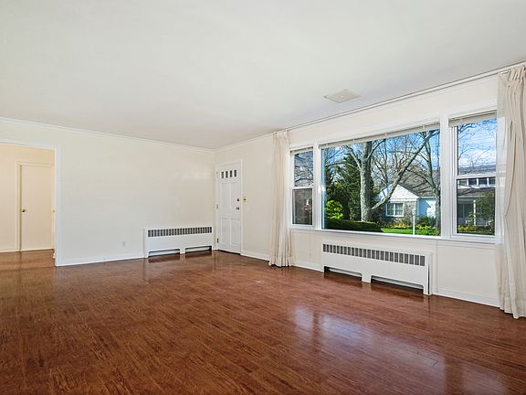 1 Wakefield Rd (008 OF 39) .JPG