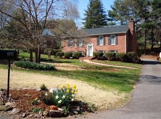 1527 Kenmar Dr, Martinsville, VA 24112