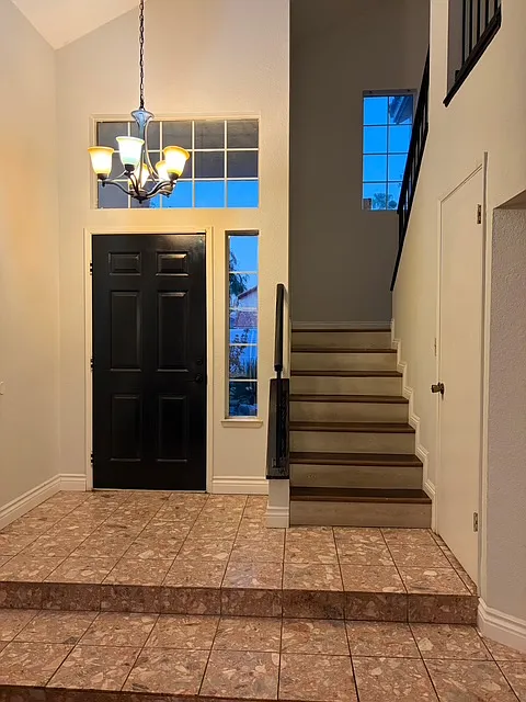 4 bed, 2.5 bath, 2215 sqft, $2,800 — Photo 2