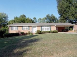 119 Robinhood Dr, Gaffney, SC 29340