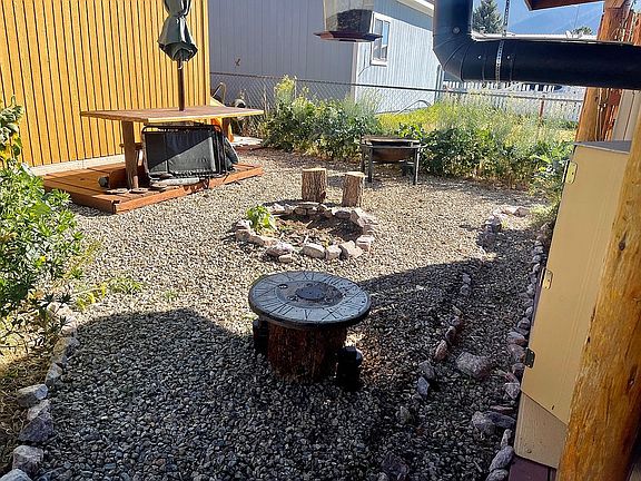 5th image of 321 Neal Ave