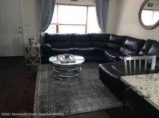 31 Wickom Ave, Hamilton, NJ 08690