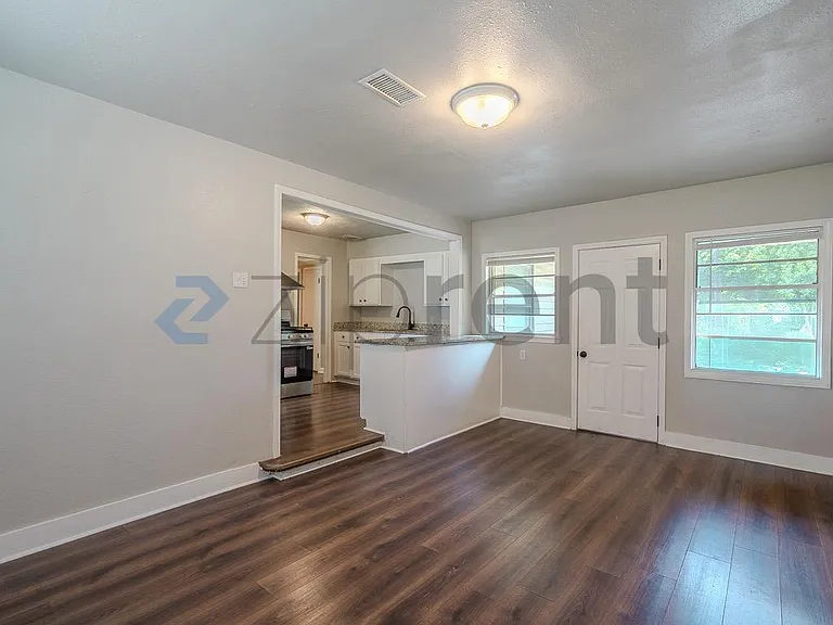 5818 Glenhurst Dr — Photo 13