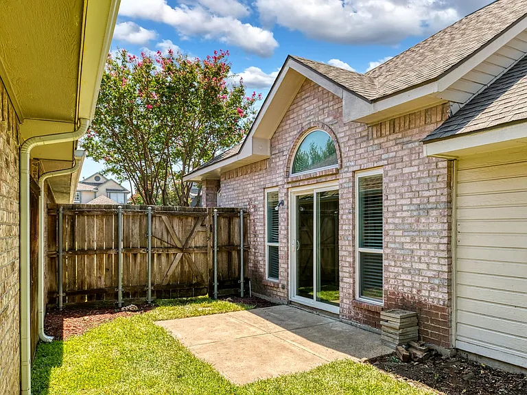 1329 Maywood Ct — Photo 20