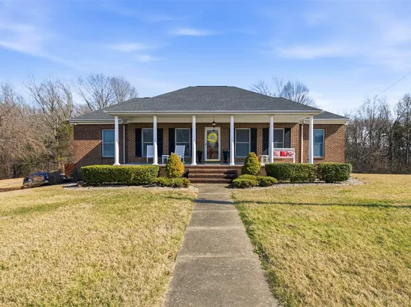 110 Carriage Ln, Glasgow, KY 42141