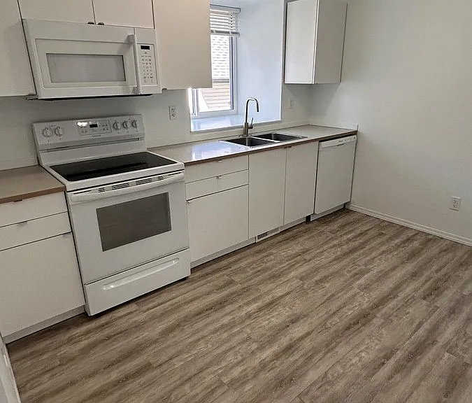 11354 53rd St NW — Photo 5