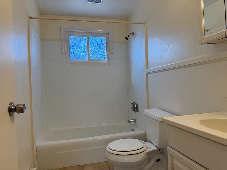 150 Rochester Hill Rd — Photo 2