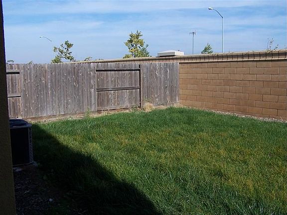 3rd image of 1746 Dalia Ln