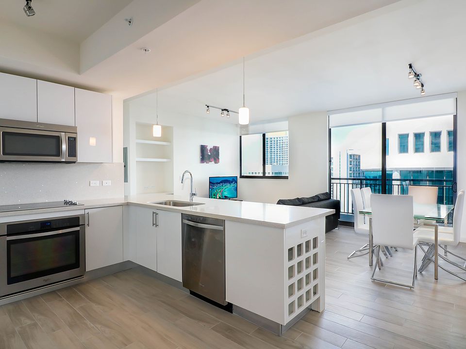 2nd image of 999 SW 1st Ave APT 2914
