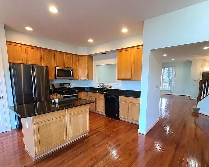 14240 Madrigal Dr — Photo 5