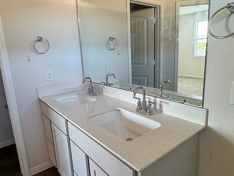 109 Brody Ln — Photo 22