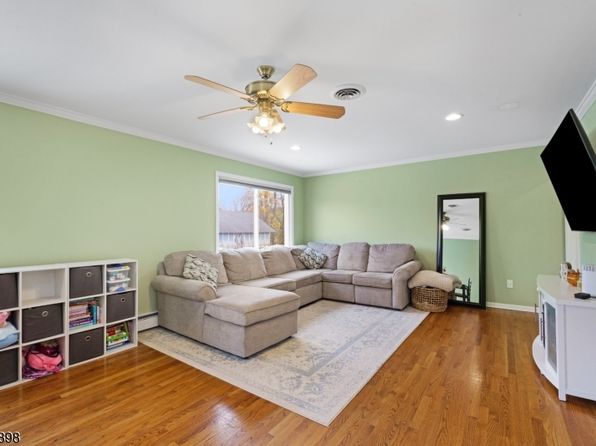 17 Lathrop Ave APT B