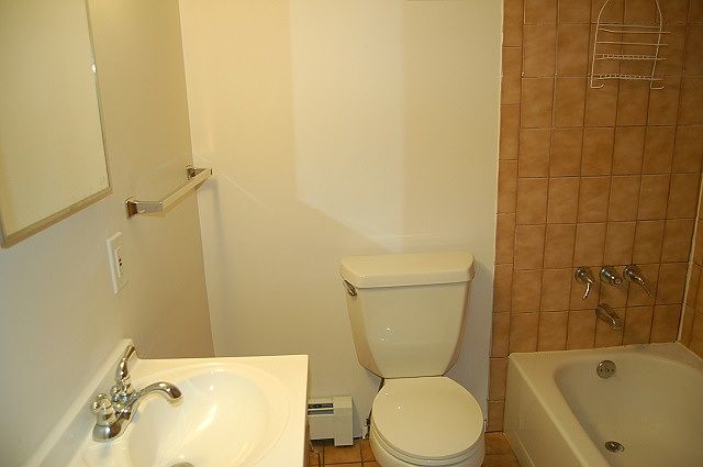 2nd image of 2360 Chestnut Ave
