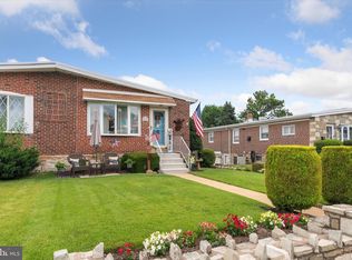 262 Dimarco Dr, Philadelphia, PA 19154