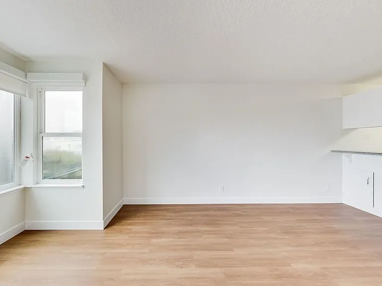 4350 Kirkham Street — Photo 5
