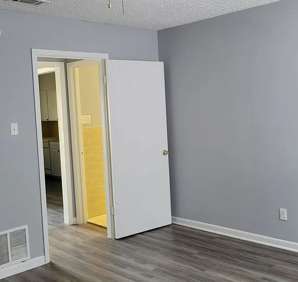 502 Mary St — Photo 11