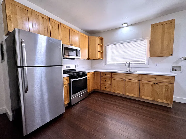 921 Apgar St — Photo 11