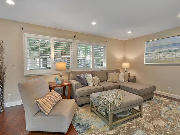 5th image of 7086 Coral Gables Cir