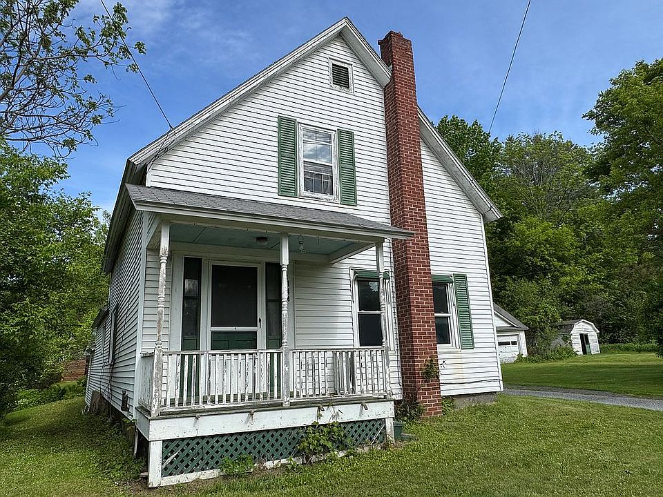 1st image of 144 Quechee Hartland Rd