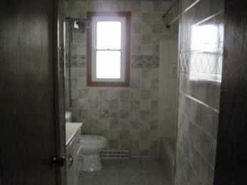 2nd image of 1382 Oakdale Dr NW